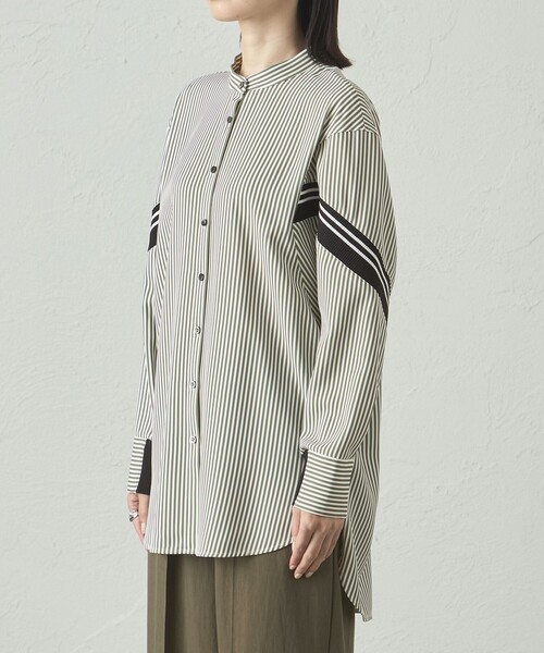 CAST:（キャストコロン）の「【着用しわ軽減/吸水速乾】ニットコンビストライプブラウス（シャツ/ブラウス・レディース・グリーン系その他7/ブルー系その他7・M）」の4枚目の写真