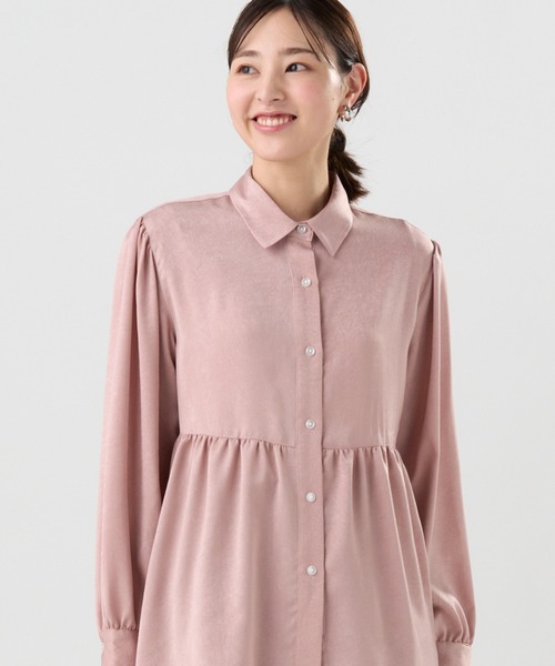 TOKYO SHIRTS（トウキョウシャツ）の「クラッシュスエード ペプラムシャツブラウス 長袖（シャツ/ブラウス・レディース・オフホワイト/グレイッシュブルー/ピンク・M/L）」の3枚目の写真