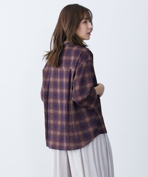 slattgir（スラットジール）の「高身長　シアーチェック七分袖シャツ（吸汗速乾・防シワ）（トールサイズ）（シャツ/ブラウス・レディース・ホワイト系/ブラウン系・TM/TL/TLL/T3L/T4L/T5L）」の4枚目の写真