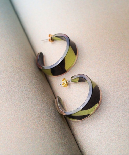 セール】【76】チタンポスト ヒョウ柄フープピアス（ピアス（両