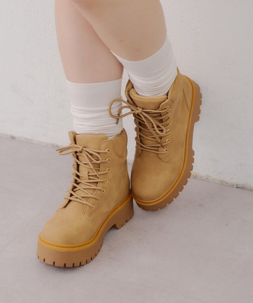 Remind me and forever(リマインドミーアンドフォーエバー)の「レースアップブーツ(ブーツ・レディース・ベージュ/ブラック・SMALL/LARGE/X-LARGE/MEDIUM)」の2枚目の写真