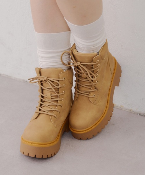 Remind me and forever(リマインドミーアンドフォーエバー)の「レースアップブーツ(ブーツ・レディース・ベージュ/ブラック・SMALL/LARGE/X-LARGE/MEDIUM)」の4枚目の写真