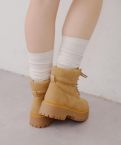 Remind me and forever(リマインドミーアンドフォーエバー)の「レースアップブーツ(ブーツ・レディース・ベージュ/ブラック・SMALL/LARGE/X-LARGE/MEDIUM)」の6枚目の写真