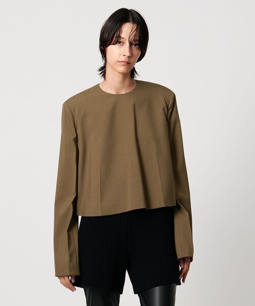 AEWEN MATOPH（イウエン マトフ）の「＜AEWEN MATOPH＞パワーショルダープレス プルオーバーブラウス（シャツ/ブラウス・レディース・ネイビー/モカ・FREE）」の2枚目の写真