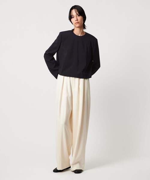 AEWEN MATOPH（イウエン マトフ）の「＜AEWEN MATOPH＞パワーショルダープレス プルオーバーブラウス（シャツ/ブラウス・レディース・ネイビー/モカ・FREE）」の5枚目の写真