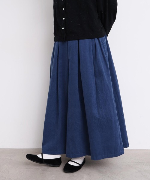 l'atelier du savon(アトリエドサボン)の「21Wシャツコール タックスカート(スカート・レディース・カーキ/ブルー/ブラック/オフホワイト・FREE)」の4枚目の写真