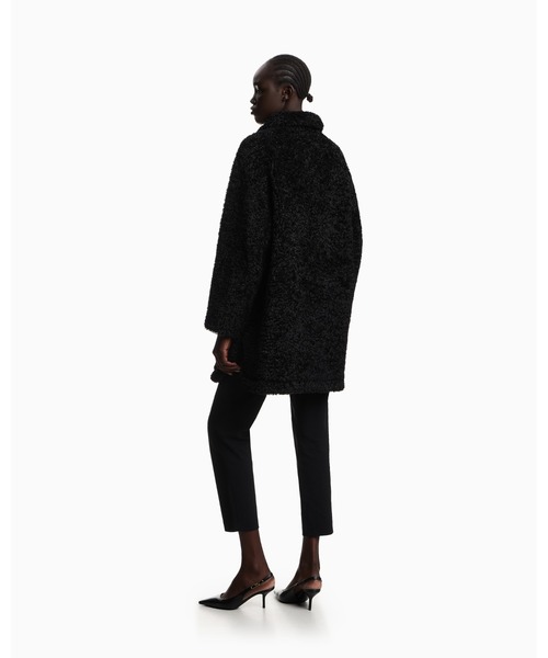 EMPORIO ARMANI(エンポリオアルマーニ)の「【エンポリオ アルマーニ】オーバーサイズコート ブークレ エコファー(その他アウター・レディース・ブラック・42/40/38/36)」の6枚目の写真