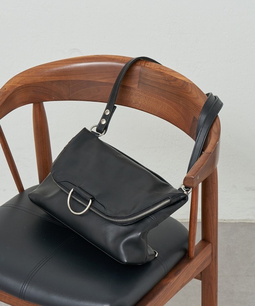 GALLARDAGALANTE（ガリャルダガランテ）の「【ZOZO店、札幌店限定】【2.718】撥水レザー2WAYリュック（バックパック/リュック・レディース・ブラック/ベージュ・FREE）」の4枚目の写真