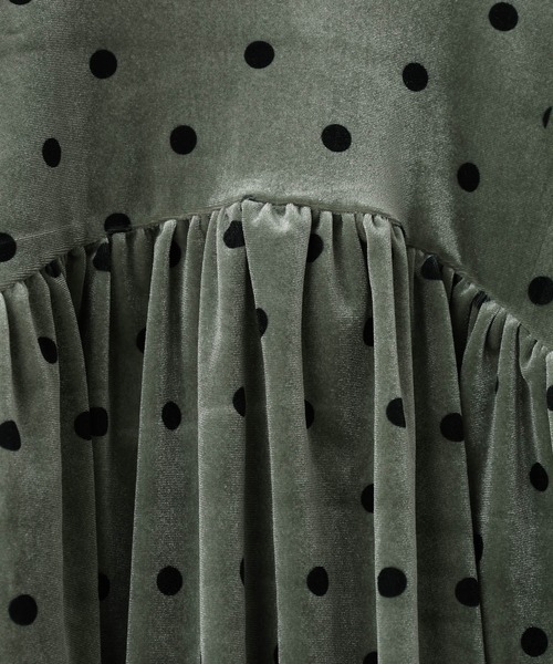 LOWRYS FARM（ローリーズファーム）の「ドットベロアワンピース　 603703（ワンピース・キッズ・ピンク/グレー/アイボリー・110cm/120cm/130cm/140cm/150cm）」の4枚目の写真