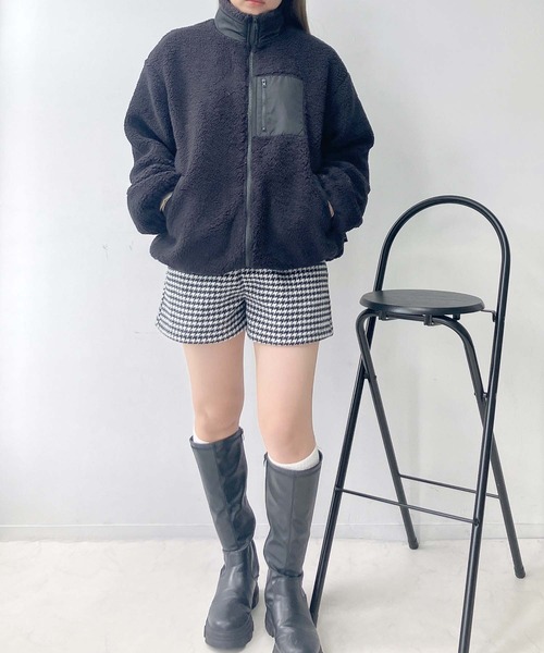 AS KNOW AS plus(アズノゥアズプラス)の「♪ポケット付き スタンドカラー ボアブルゾン(ブルゾン・レディース・ブラック/アイボリー/モカ/グレイッシュベージュ・FREE)」の15枚目の写真