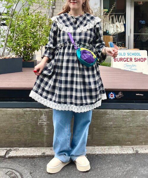 w closet（ダブルクローゼット）の「Am レース衿チュニックワンピース（チュニック・レディース・グリーン/ネイビー・FREE）」の2枚目の写真