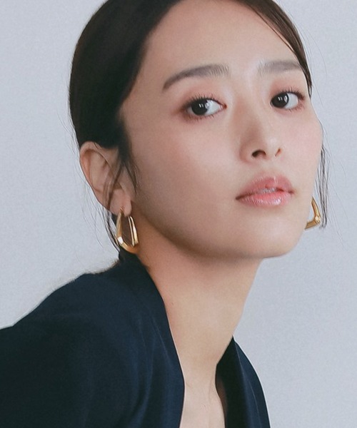 AJUGA.（アジュガ）の「モードフープピアス（ピアス（両耳用）・レディース・ゴールド・ONE SIZE）」の14枚目の写真