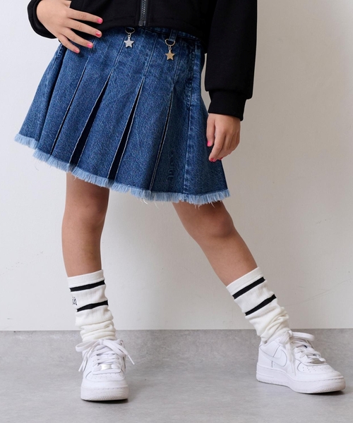 X-girl Stages（エックスガールステージス）の「ピグメントプリーツスカート（デニムスカート・キッズ・ブルー/カラフル・140cm/130cm/90cm/100cm/120cm/110cm）」の2枚目の写真