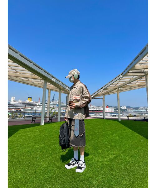 TRILLION(トリリオン)の「スターアップリケダメージウォッシュデニムショートパンツ(イエローブラック)(その他パンツ・レディース・その他・MEDIUM/LARGE/X-LARGE)」の6枚目の写真