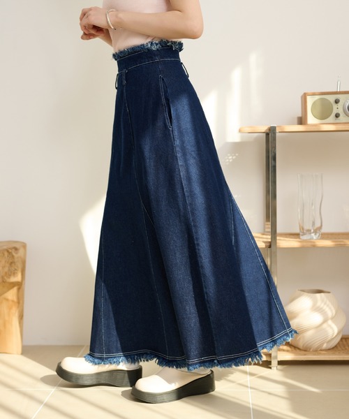 LAULEN(ローレン)の「fringe stitch denim long skirt /フリンジパターンデニムロングスカート(デニムスカート・レディース・ブラック/ブルー・M/S)」の2枚目の写真