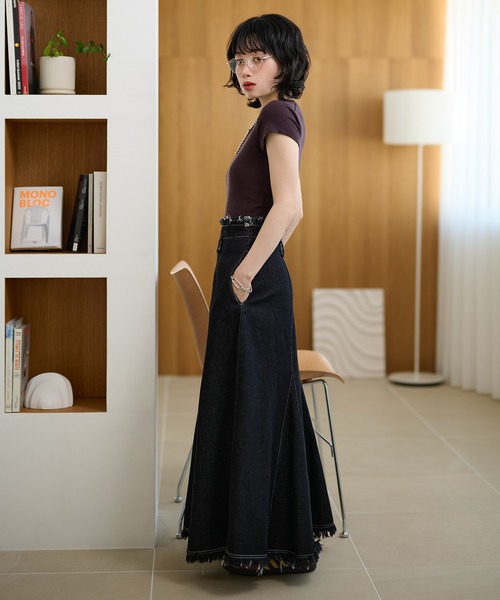 LAULEN(ローレン)の「fringe stitch denim long skirt /フリンジパターンデニムロングスカート(デニムスカート・レディース・ブラック/ブルー・M/S)」の9枚目の写真