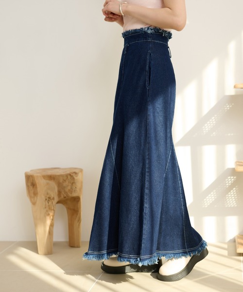 LAULEN(ローレン)の「fringe stitch denim long skirt /フリンジパターンデニムロングスカート(デニムスカート・レディース・ブラック/ブルー・M/S)」の20枚目の写真