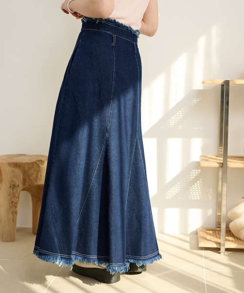 LAULEN(ローレン)の「fringe stitch denim long skirt /フリンジパターンデニムロングスカート(デニムスカート・レディース・ブラック/ブルー・M/S)」の21枚目の写真