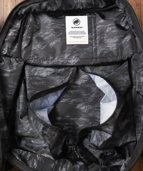 Mammut(マムート)の「【 MAMMUT (マムート)】Seon Transporter 25L(ショルダーバッグ・メンズ・ブラック/ダークネイビー/ライトベージュ/ブルーグレー・FREE)」の13枚目の写真