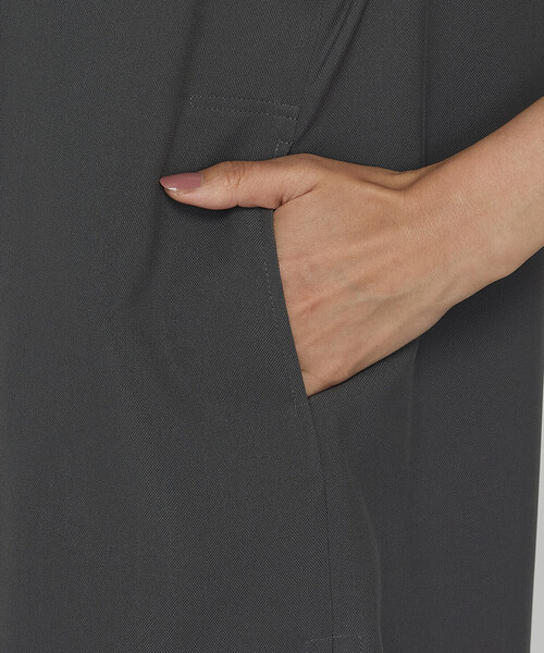 COMME CA（コムサ）の「〔 TALLサイズ 〕 【セットアップ対応】ストレッチからみ ジレ（ベスト・レディース・グレイッシュベージュ/グレー・15号）」の15枚目の写真