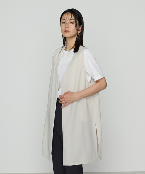 COMME CA（コムサ）の「〔 TALLサイズ 〕 【セットアップ対応】ストレッチからみ ジレ（ベスト・レディース・グレイッシュベージュ/グレー・15号）」の2枚目の写真