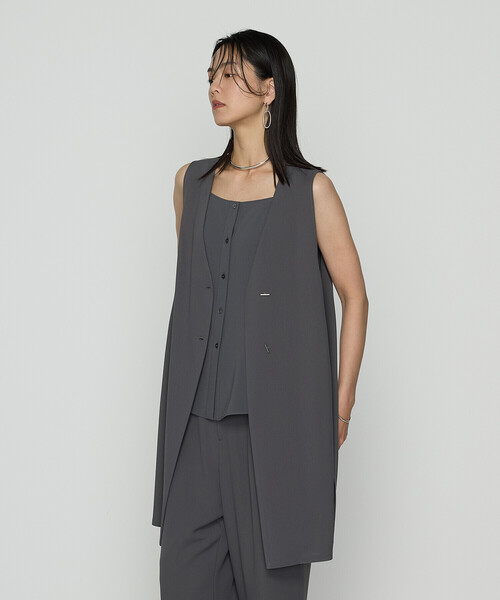 COMME CA（コムサ）の「〔 TALLサイズ 〕 【セットアップ対応】ストレッチからみ ジレ（ベスト・レディース・グレイッシュベージュ/グレー・15号）」の6枚目の写真