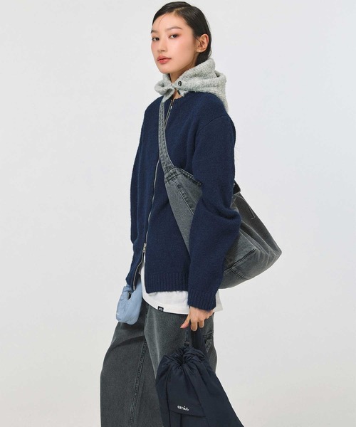 EMIS（イミス）の「PADDED ZIP POCKET SLING BAG（ショルダーバッグ・レディース・ベージュ/ネイビー・FREE）」の17枚目の写真