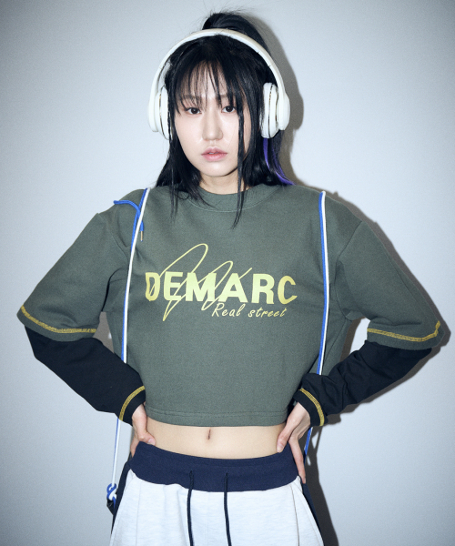 DEMARC（ドゥマーク）の「ダブルスリーブクロップTシャツカーキ（Tシャツ/カットソー・レディース・その他・MEDIUM/LARGE）」の2枚目の写真