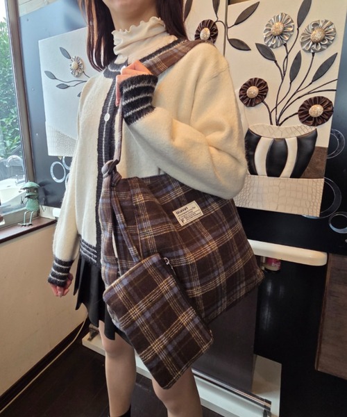 tolene(トレネ)の「チェック柄 マドラスチェック ショルダーバッグ ハンドバッグ(ショルダーバッグ・レディース・オレンジ/ブラウン・FREE)」の12枚目の写真