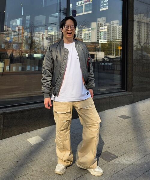 ROARINGRAD(ロアリングラド)の「デニムカーゴワイドパンツベージュ(デニムパンツ・レディース・その他・X-LARGE/LARGE)」の9枚目の写真