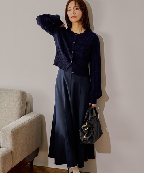 mysty woman(ミスティウーマン)の「ケーブルニットカーデSETワンピース 636613(ワンピース・レディース・グレー/ネイビー/ベージュ・FREE)」の3枚目の写真