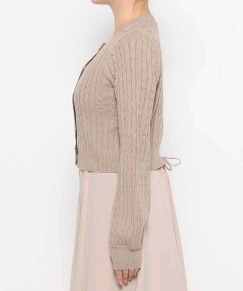 mysty woman(ミスティウーマン)の「ケーブルニットカーデSETワンピース 636613(ワンピース・レディース・グレー/ネイビー/ベージュ・FREE)」の5枚目の写真