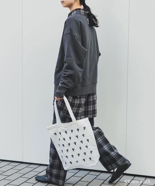 THE GOODLAND MARKET（ザグッドランドマーケット）の「EXPO2025 TOTE-DOT M（トートバッグ・レディース・ブラック/ホワイト・MEDIUM）」の4枚目の写真