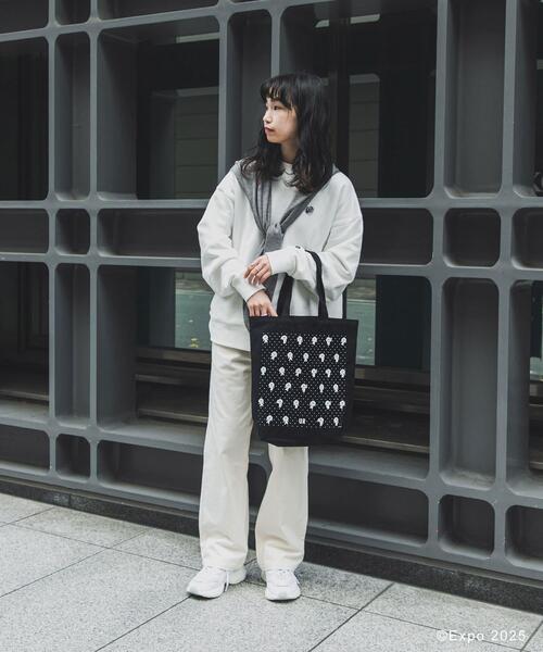 THE GOODLAND MARKET（ザグッドランドマーケット）の「EXPO2025 TOTE-DOT M（トートバッグ・レディース・ブラック/ホワイト・MEDIUM）」の7枚目の写真