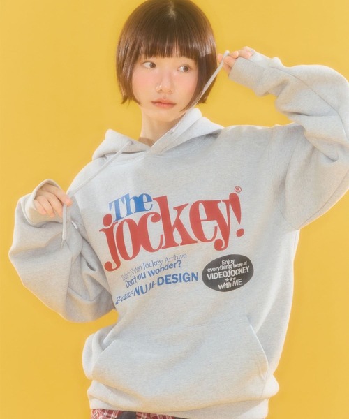 Video Jockey（ビデオジョッキー）の「【UNISEX】VIDEO JOCKEY／VideoMarket フーディー（パーカー・レディース・グレー/クリーム/ブラック・SMALL/MEDIUM）」の5枚目の写真