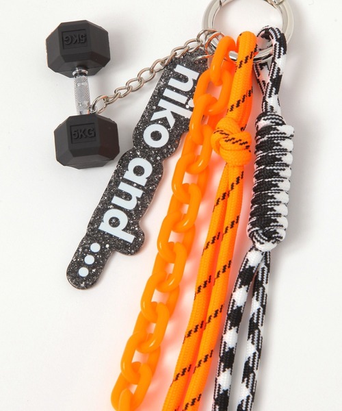 niko and...(ニコアンド)の「ダンベルロゴチャーム(チャーム・レディース・ピンク/ライトグリーン/オレンジ・0)」の7枚目の写真