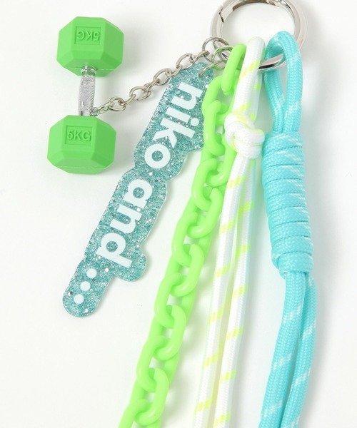 niko and...(ニコアンド)の「ダンベルロゴチャーム(チャーム・レディース・ピンク/ライトグリーン/オレンジ・0)」の8枚目の写真