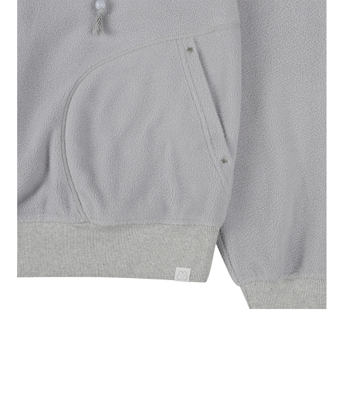 TUOMIO（トゥオミオ）の「OVERSIZED FLEECE HOODIE [LIGHT GREY]（パーカー・レディース・その他・2/1）」の5枚目の写真