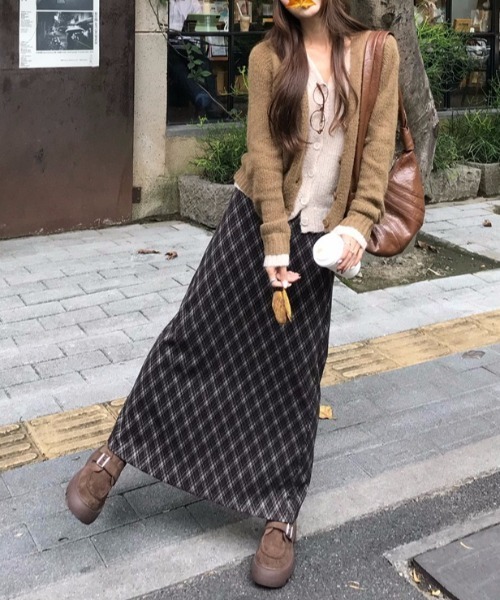 gossip！ロサンゼルス（ゴシップロサンゼルス）の「ウールライク  チェック厚手 Aライン ロングスカート［秋冬の韓国ファッション フェミニン定番］（スカート・レディース・チェック・S/M/L）」の5枚目の写真