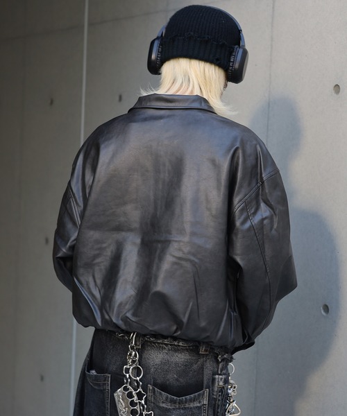 ATMARK(アットマーク)の「《2サイズ展開 / UNISEX 》ATMARK グラフィティロゴ ヴィンテージレザースタンドブルゾン(ブルゾン・レディース・ブラック/ブラウン・M/L)」の10枚目の写真