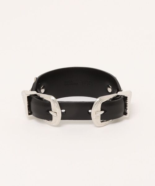 TOGA(トーガ)の「DOUBLE BUCKLE CONCHO BANGLE(ブレスレット・メンズ・ブラック・OS)」の5枚目の写真