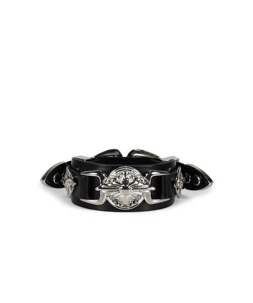 TOGA(トーガ)の「DOUBLE BUCKLE CONCHO BANGLE(ブレスレット・メンズ・ブラック・OS)」の3枚目の写真