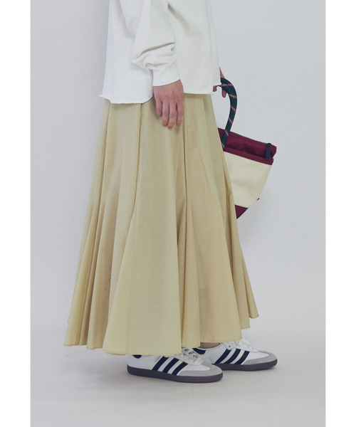 1er Arrondissement(プルミエアロンディスモン)の「タフタボリュームスカート(スカート・レディース・ブルー系その他3/ホワイト系その他3/ベージュ・38/36)」の8枚目の写真