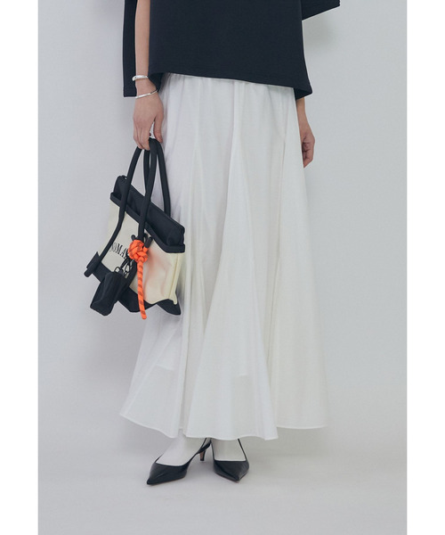 1er Arrondissement(プルミエアロンディスモン)の「タフタボリュームスカート(スカート・レディース・ブルー系その他3/ホワイト系その他3/ベージュ・38/36)」の16枚目の写真