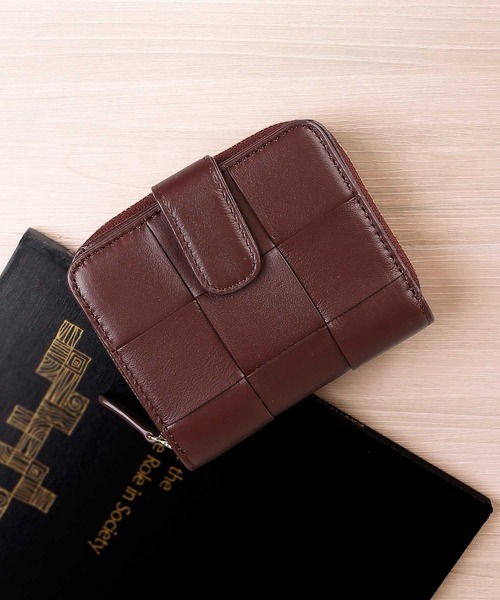 mieno（ミエノ）の「[mieno] イタリアンシープ スキンメッシュ折財布 二つ折り（財布・レディース・ブラック/アイボリー/ターコイズブルー/シルバー/ボルドー/グリーン・FREE）」の6枚目の写真