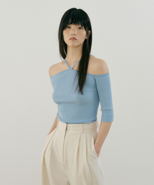 LUCIR ZU(ルシールズ)の「V-Strap Knit (sky blue)(ニット/セーター・レディース・その他・FREE)」の3枚目の写真
