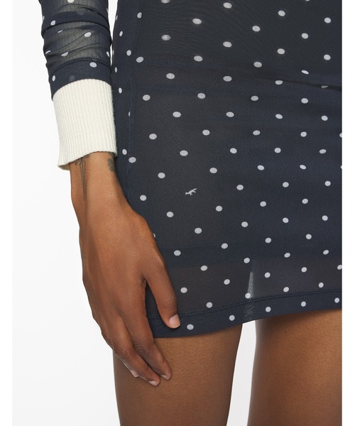 Maison Kitsune（メゾンキツネ）の「POLKA DOT MESH MINI DRESS（ワンピース・レディース・ブラック×ホワイト・S/M）」の7枚目の写真