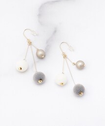 フロッキー2つサガリピアス