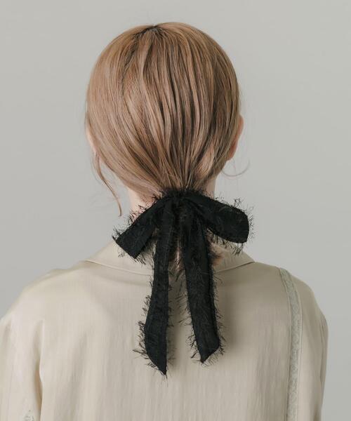 SMELLY（スメリー）の「シアーフリンジリボンヘアカフ（ヘアゴム・レディース・ブラック・-）」の6枚目の写真