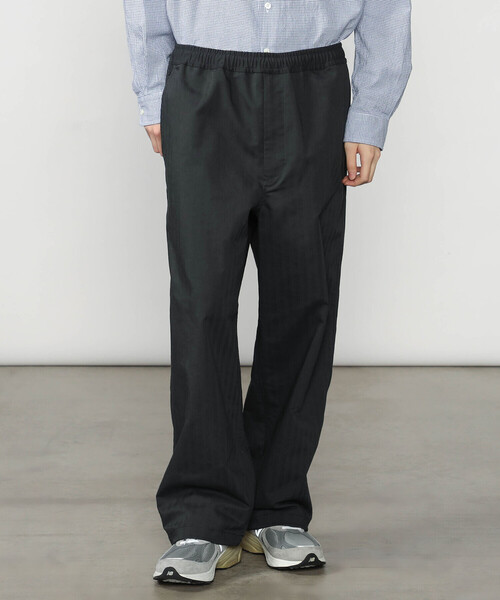 DAIWA PIER39(ダイワピア39)の「DAIWA PIER39 | TECH EASY TROUSERS HERRINGBONE MEN(その他パンツ・メンズ・チャコール・S/L/M)」の1枚目の写真